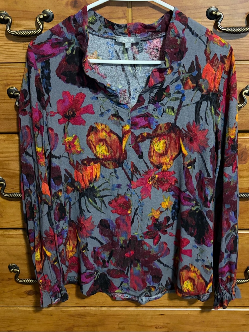 Floral V-Neck Long Sleeve Top in Gray and Multicolor